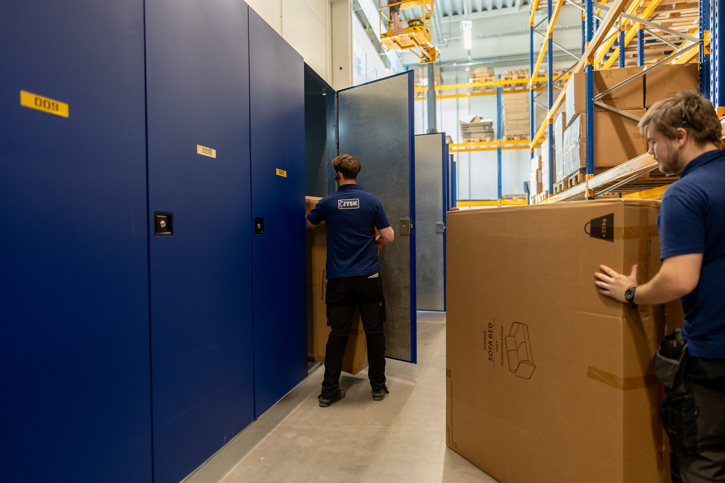 Qeeper Heavy automated pickup wall in operation